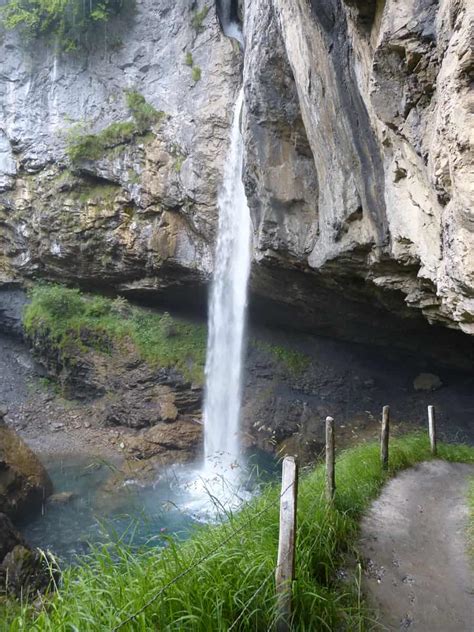 Der Berglistüber Wasserfall Im Glarner Land In Der Schweiz