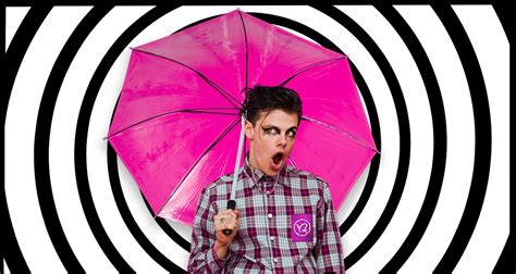 Yungblud is in a relationship with singer jesse jo stark, us weekly reports. YUNGBLUD AUSTRALIAN TOUR ANNOUNCED | auspOp