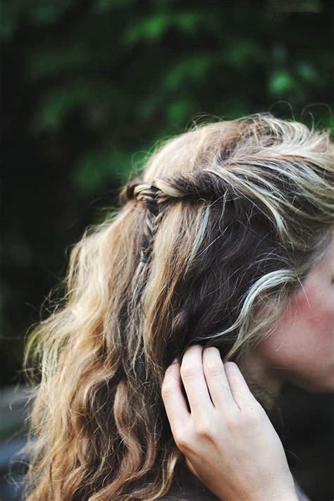 Maybe you would like to learn more about one of these? 20 Easy Braid Tutorials for Beginners | HelloGlow.co