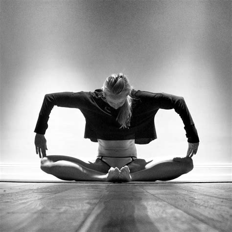 Un Cours De Yoga Gratuit à Lyon Tu Peux Avoir Une Séance Dessai Et