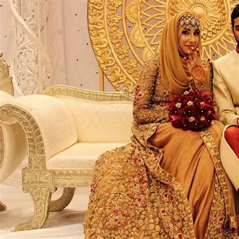 58 Brides Wearing Hijabs On Their Big Day Look Absolutely Stunning Bridal Hijab Styles Bridal