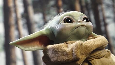 Sideshows Baby Yoda Collectible Is Stunningly Realistic Nerdist