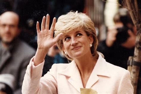Buon Compleanno Lady Diana La Storia Della Principessa Del Popolo Mai