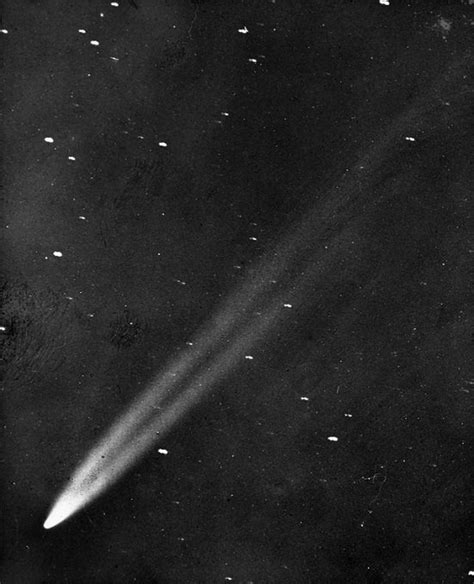 19 Great Comets Seen From Earth