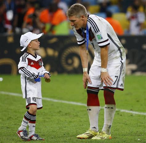 Bastian schweinsteiger wurde am 01.08.1984 geboren. Bastian Schweinsteiger 2014 : Bastian Schweinsteiger ...