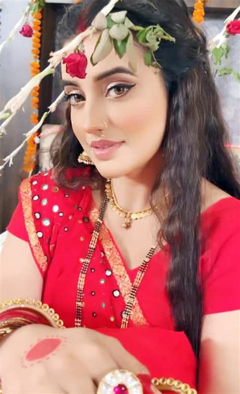 Bhojpuri Sizzler Akshara Singh Dolls Up As Newlywed Bride Looks Red Hot See Photos