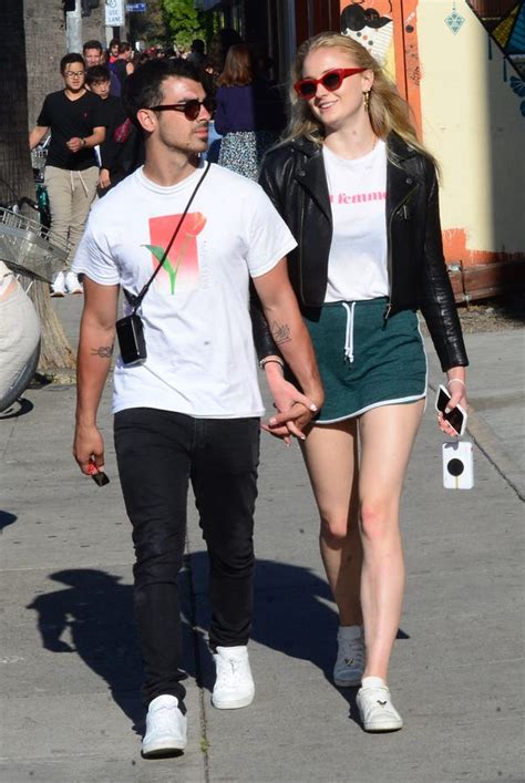 sophie turner and joe jonas relationship from first date to divorce