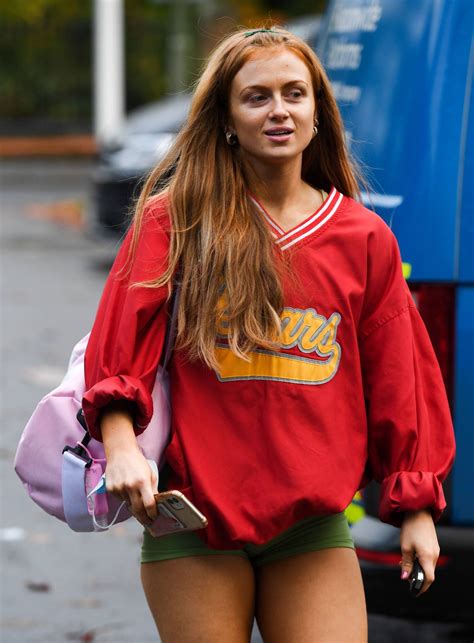 Maisie Smith Seen While Out In London 03 Gotceleb