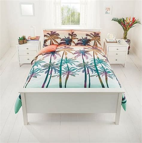 If you've decided to go for it, the first thing to remember when you start with a busy floor is to soften the overall look by. Tropical Palm Tree Bedroom Bedding | Tree bedroom ...