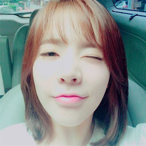 Snsd Sunny Snap Cute Pictures With Juniel Wonderful Generation