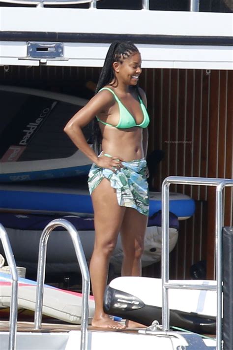 Gabrielle Union Dwyane Wade Pack On The Pda On A Yacht In Sardinia