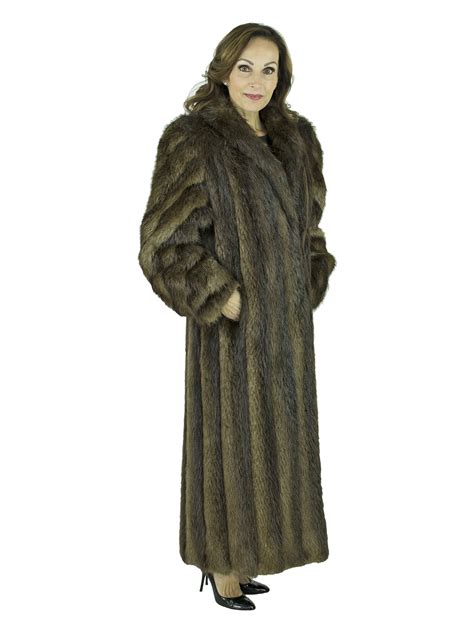Medium Tone Long Hair Beaver Fur Coat Estate Furs