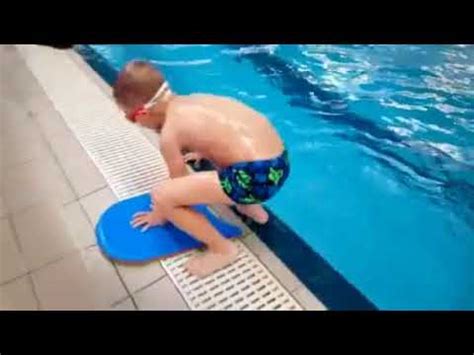 úszni tanulunk.. - YouTube