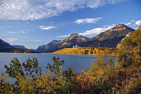 Top 20 Beautiful Lakes In Canada Inspirich