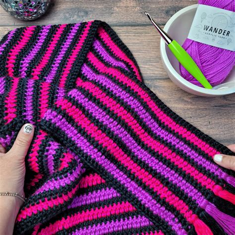 wander around casual striped scarf pattern oombawka design crochet
