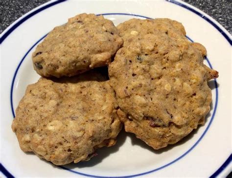 Hershey's oatmeal cinnamon chip cookies (1 serving = 1 cookie 24g) this is a slightly modified version of the recipe on the back of a bag of hershey cinnamon chips. Agave Oatmeal Cookies | Recipe | Agave recipe, Oat cookie ...