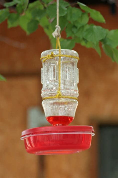 This is a cute accessory that really adds some charm and some practicality to your feeder. 16 DIY Homemade Hummingbird Feeder Ideas That Will Attract ...