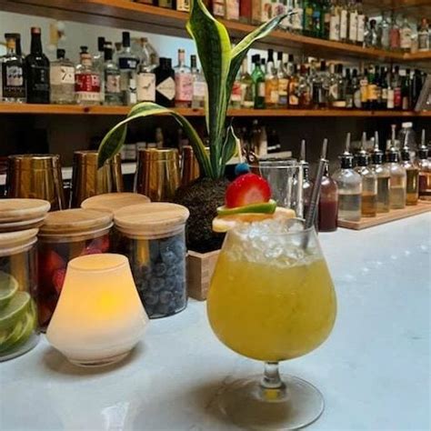 10 Best Happy Hour Bars In Williamsburg You Should Try Bklyn Designs