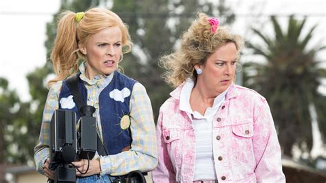 Maria Bamfords “lady Dynamite” Sends Up The Mania Of Tv In An Age Of Streaming The New Yorker