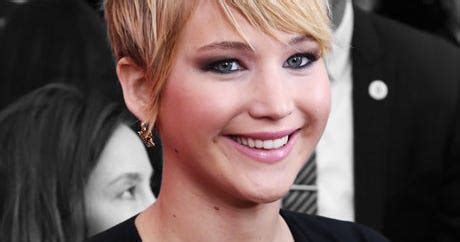 Jennifer Lawrence Cell Phone Lost Selfie Photos
