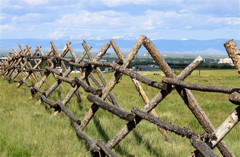 An Old Style Buck And Rail Fence Laramie Rail Fence Rustic Fence