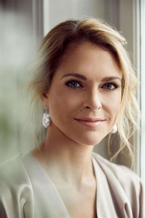 Prinzessin madeleine ist die jüngere schwester von kronprinzessin victoria und tochter von könig carl xvi. Picture of Princess Madeleine of Sweden