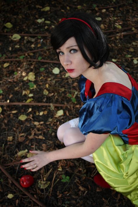 Cosplay Sexy Snow White By OriginalRikku On DeviantArt