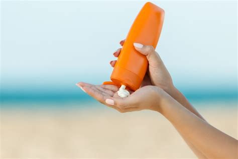 everything you actually need to know about wearing sunscreen huffpost life