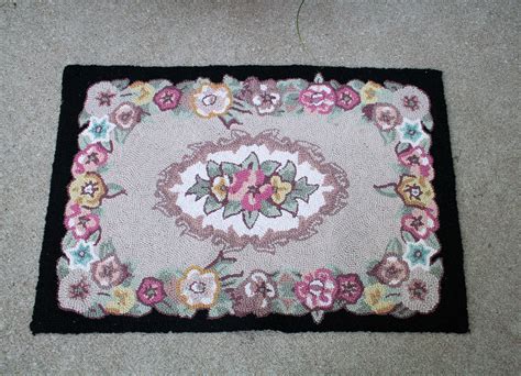 Lovely Vintage Hand Hooked Floral Rug Shabby Chic Country