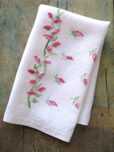 Vintage Fingertip Towel Floral Linen Guest Towel Embroidered Etsy