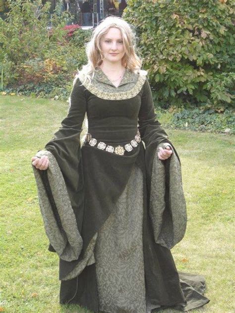 Eowyn Green Gown Mohmoh Historical Dresses