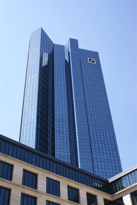 The project is located in frankfurt, frankfurt am main, hesse, hessen, germany. Deutsche Bank Headquarters (Frankfurt, 1984) | Structurae