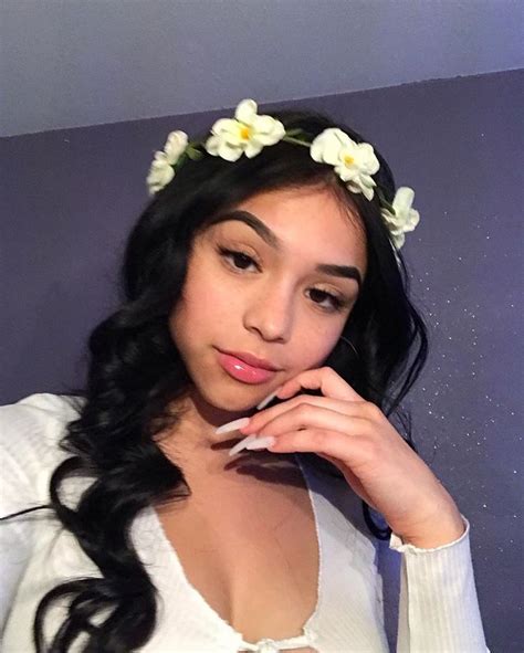 Pin By Iris On Xoxgisellee Pretty Girls Selfies Pretty Latinas Bad
