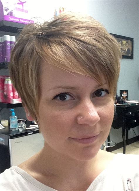How To Style Growing Out Short Hair Visit The Salon Often For Growing Out Short Hair