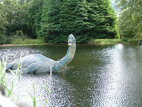 Das Ungeheuer Von Loch Ness • Reportage