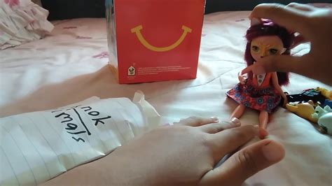Membuka surprise, McDonald's unbox part 2 - YouTube