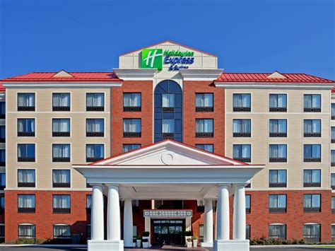 Albany Airport Hotels In Latham Ny Holiday Inn Express And Suites Albany North Latham