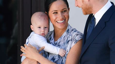 He was born on 6 may 2019 at 05:26 bst (04:26 utc) in portland hospital, london, england. Archie Mountbatten-Windsor Makes His First Adorable ...