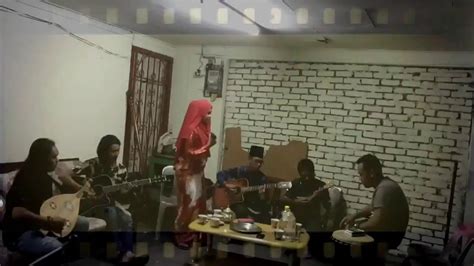 He has a son named belalang. Nujum Pak Belalang Instrumental ukelele vs gambus - YouTube