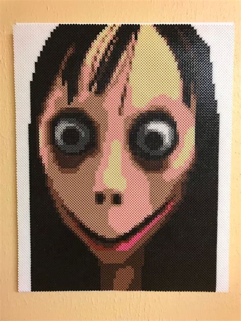Momo Portrait Made From Thousands Of Beads Etsy Pixel Art Pattern