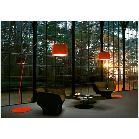 A dimmable design, the twiggy features a bottom diffuser that ensures strong downlighting while its upper transparent protection disc acts as a light reflector and bounces light upwards. Foscarini Twiggy Floor Lamp
