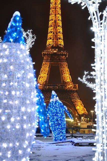 Eiffel Tower And Snow Christmas In Paris Eiffel Tower Tour Eiffel