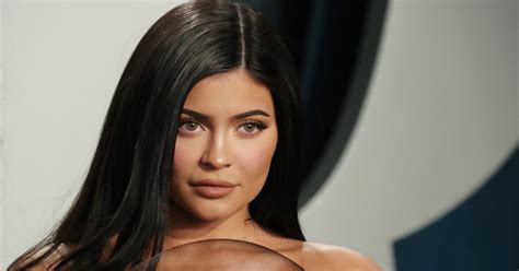 Kylie Jenner Officially Kicks Off Bikini Season With Sultry Instagram Post