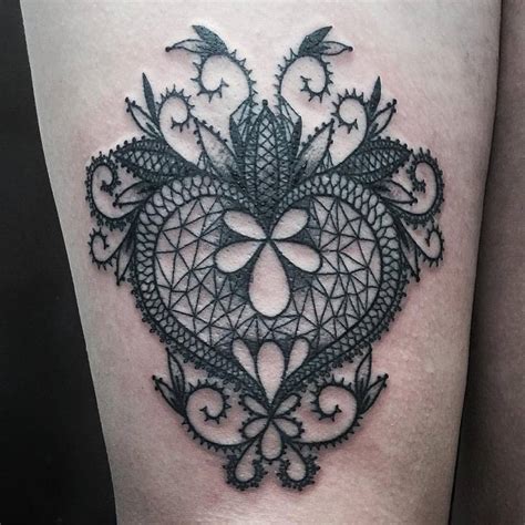 Lace Style Heart Tattoo On The Right Thigh