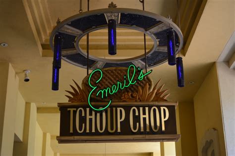 Review Emerils Tchoup Chop Fuses Pacific Seas Cuisine With A