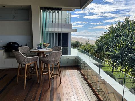 Beachfront Bliss - Absolute Beachfront Luxury Palm Beach - Linen