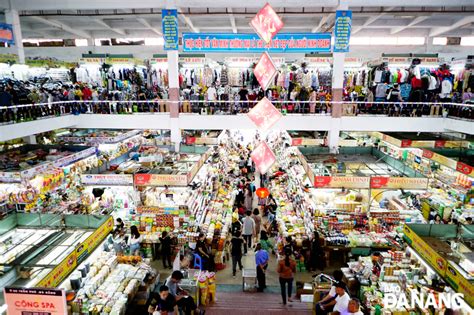 The Hustle And Bustle Of Traditional Markets Ahead Of Tet Da Nang Today News Enewspaper