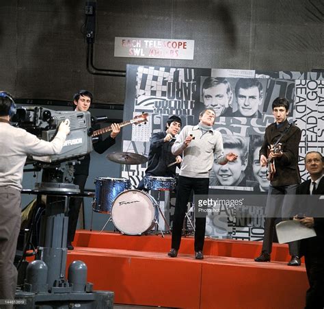 The Who On Ready Steady Go Tv Show In January 1965 Go Tv Music