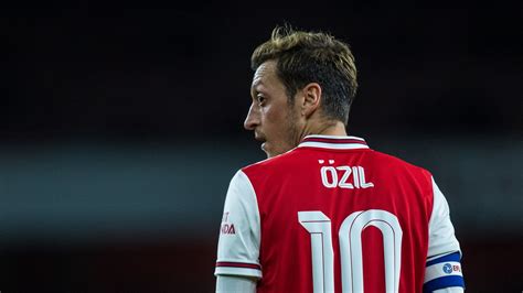 Mesut Ozil Staying At Arsenal Until 2021 And Hits Out At Illness