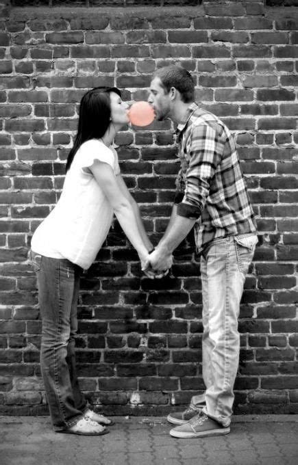 How To Kiss Your Boyfriend Tips Engagement Photos 46